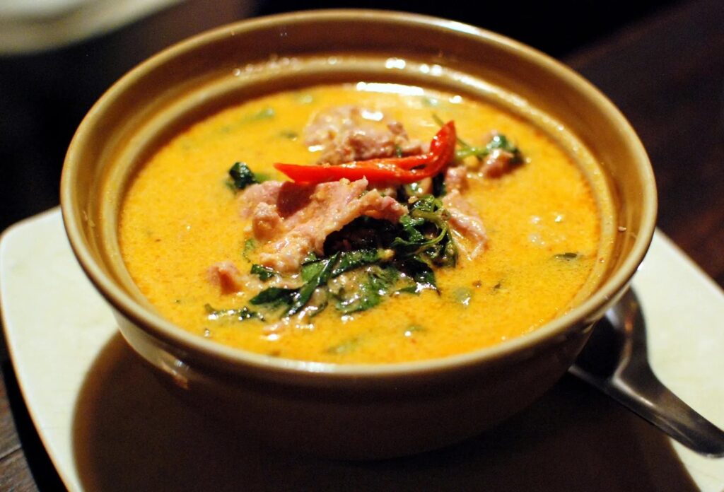 Kaeng phet mu red curry — representative Thai dish photo